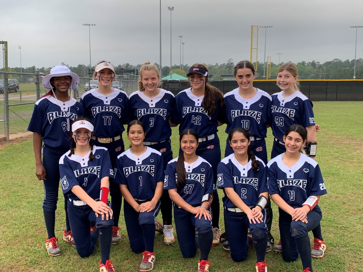 BlazeNational07's tweet photo. Amazing young ladies right here. https://t.co/DIK3v5F7RZ
