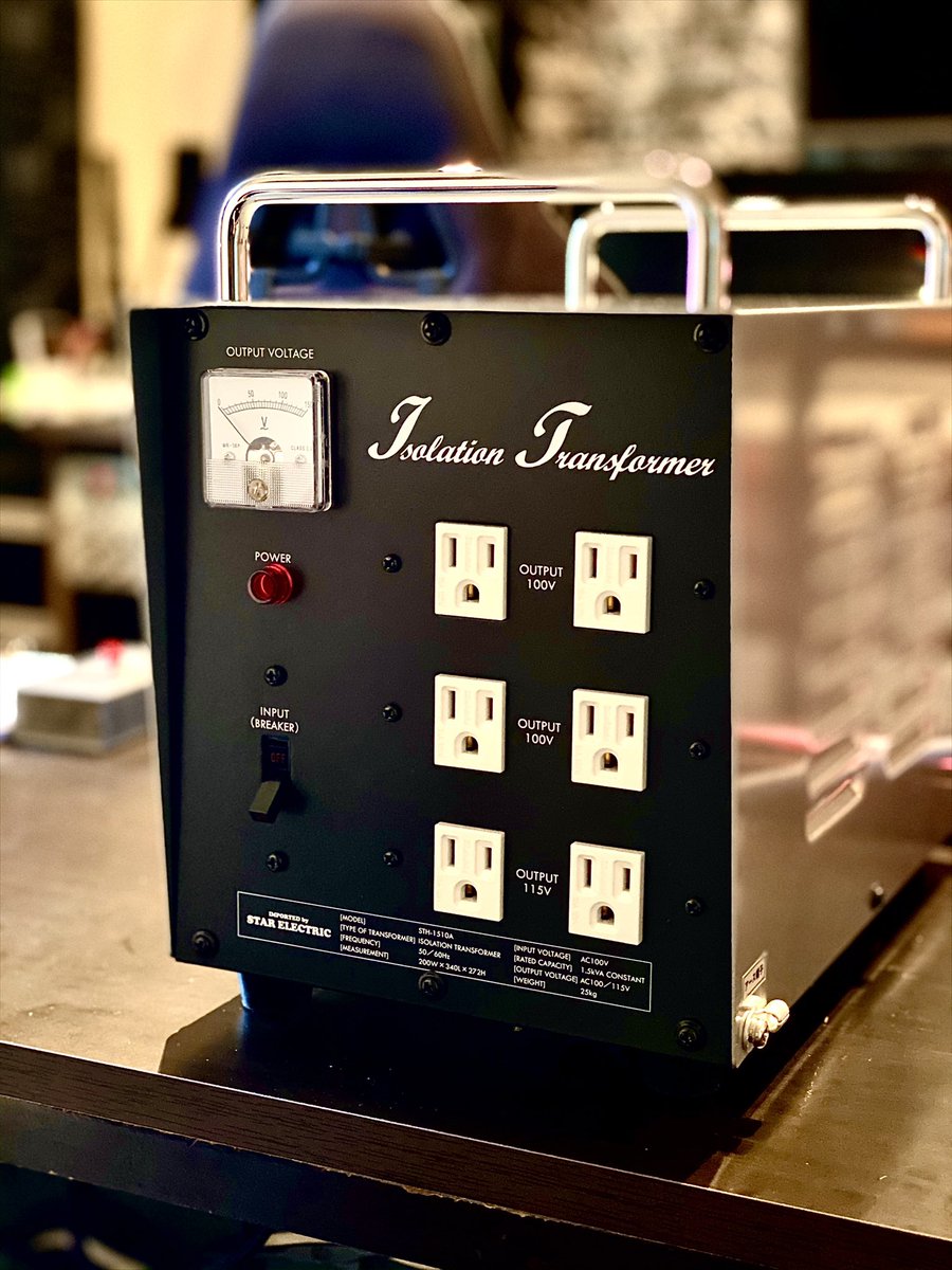 uichi0121's tweet photo. メーカー様のご好意により導入しました。
そして、
非メッキの電源ケーブルのみで再構築。
今までぼやけていた上の帯域がスッキリして、
音が前に出てきました。
正に至高のトランス。
#ProCable #IsolationTransformer
#プロケーブル #DTM #DTMerと繋がりたい https://t.co/tS8s9ZGcam