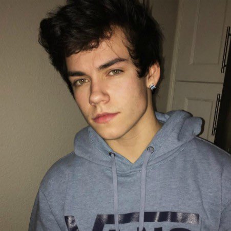 Austin Thomas Riddle

“I’m not all my father” 

Age: depending
Punk
Slytherin
Grumpy
Bad boy
Son of Tom Riddle
Dark humor
Cruel
Sarcastic
Ms
Ships/chem