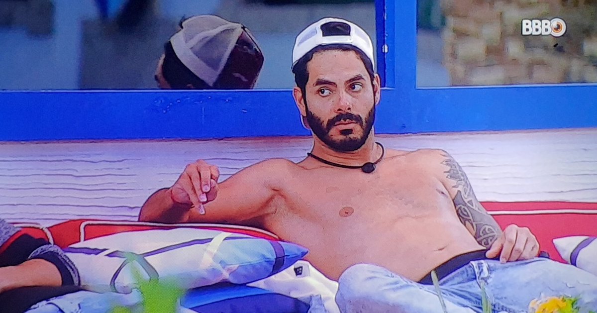 RainhaGeni's tweet photo. Adivinha sobre quem o Fiuk está falando para Rodolffo e Caio?

JULIETTE

Ele falou do assunto do Cuscuz e agora NOVAMENTE da calda do bolo, que ela quer ser vítima das situações. 

Que doença, gente! Lamentável! 

#BBB21 | O Gil | O Rodolffo | Ana Clara | Gil e Arthur | Juliette https://t.co/UzS4fcSTII