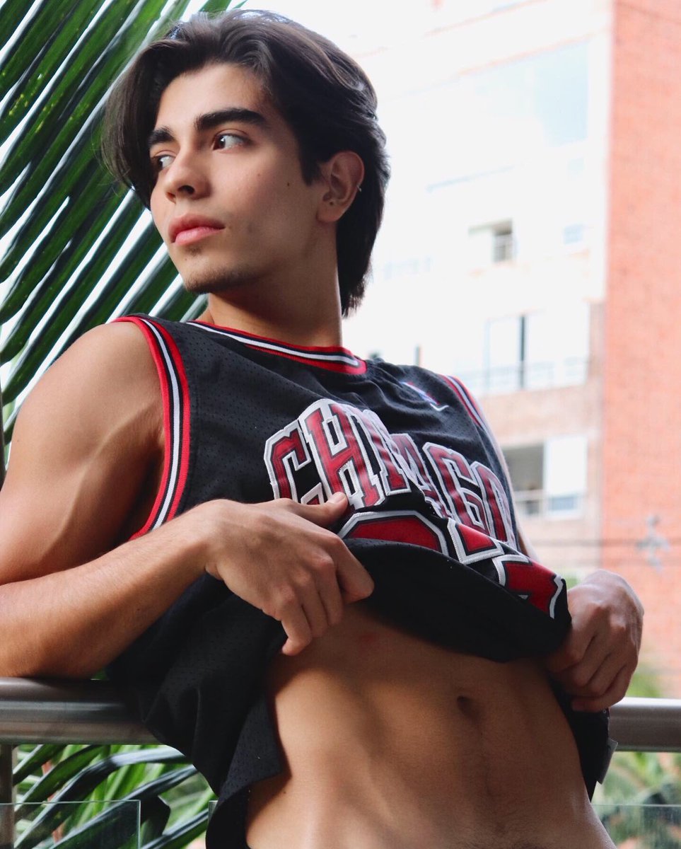 Samael Franco on X: Im waiting for u 🚬 t.co12sBeQdnTr  X