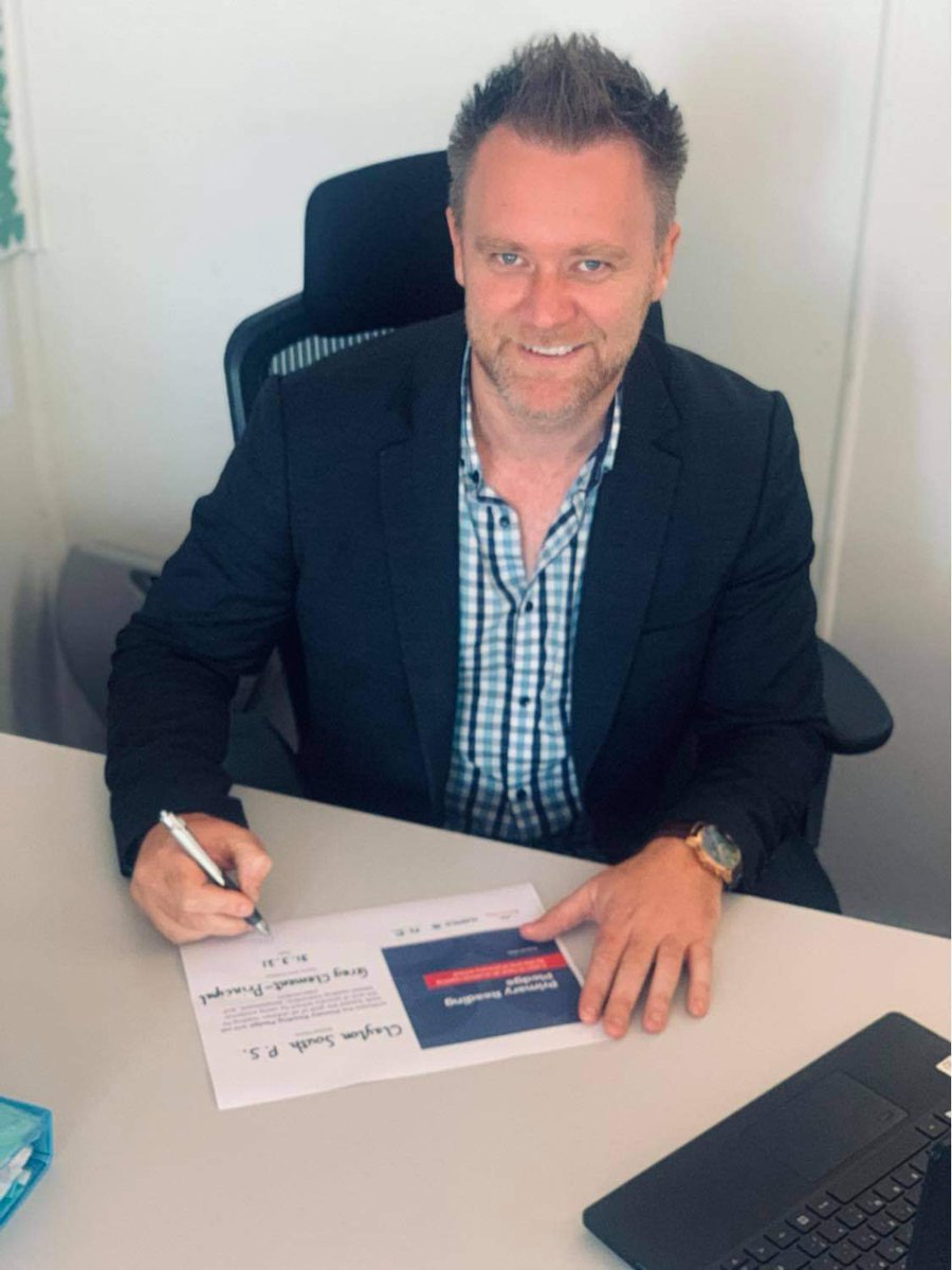 GregClement15's tweet photo. Clayton South Primary School just signed the Primary Reading Pledge and will work towards the goal of all children reading by the end of primary school using evidence based reading instruction, assessment and intervention #smallschoolbigheart #fivefromfive @buckingham_j https://t.co/fa3NUj7ro3