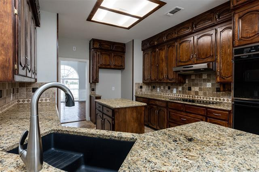 HommatiNetwork's tweet photo. 1503 Brentwood Trail, Keller, TX 76248 - 3 Beds 3 Baths 2306 Sq Ft Built 1989. Experience this beautiful home with an interactive 3D tour @ https://t.co/QciRbjpxDZ

#Hommati #DFWRealty #TexasRealEstate #DallasTXRealty #TXRealty #TxRealEstate #TexasRealtor #TXRealtor https://t.co/xIuCTVUo3H