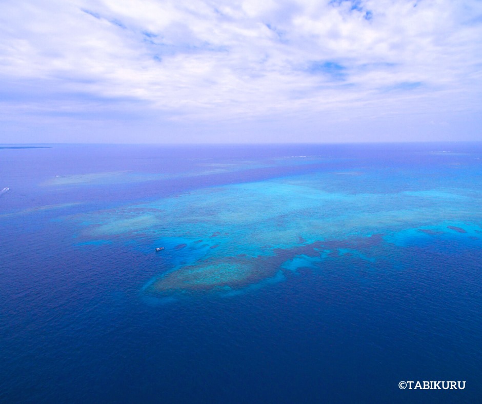 オンラインツアーたびくる 八重干瀬 沖縄県宮古島 八重干瀬 やびじ ご存知ですか 八重干瀬とは 宮古島の北方約5 15kmの海域に位置する周囲約25km 大小100以上の干礁からなる日本最大級のサンゴ礁群のことです 国の天然記念物に指定されている