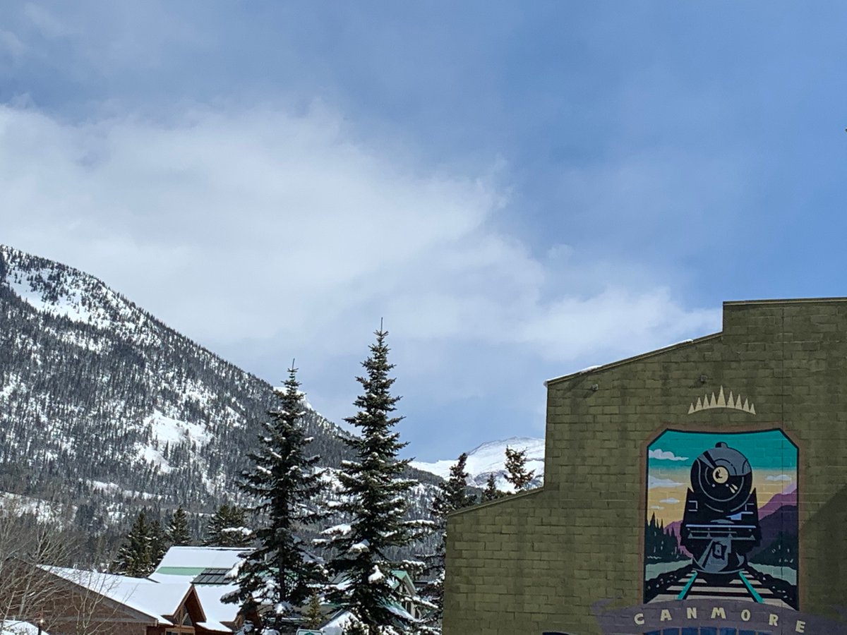 BrendaJOtto's tweet photo. Making lemonade, exploring Alberta. This time #Canmore https://t.co/GJ8PmIiyUx