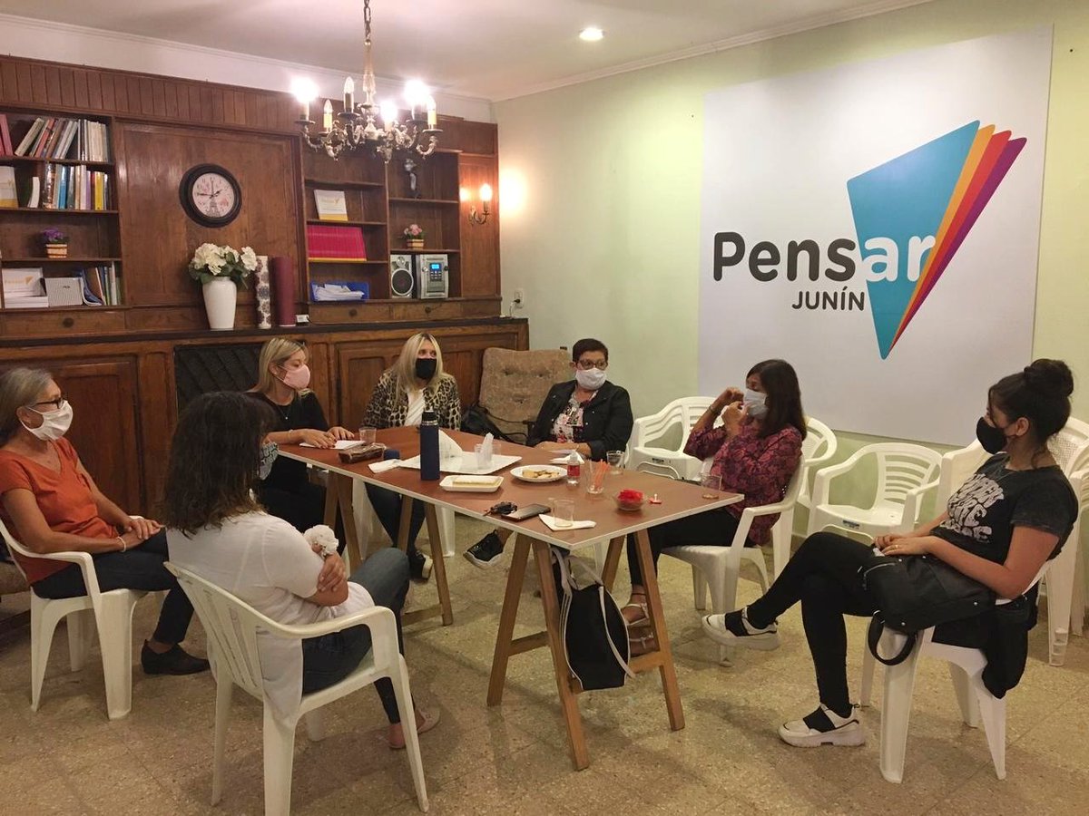 JuninPensar's tweet photo. ESTAMOS EN MARCHA 🙌

Comenzamos las mesas de trabajo en la fundación. Hoy desarrollamos nuevos proyectos de Educación y Cultura para la ciudad. https://t.co/9OY3qGRh4L