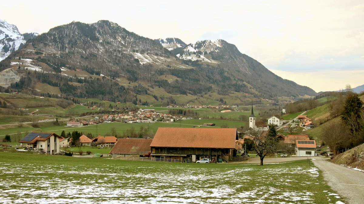 standseilbahnen's tweet photo. Lessoc - a village in Switzerland - Gruyère - Bulle - Fribourg - photos of Switzerland #lessoc #Suisse #Switzerland https://t.co/k2YFcSNquL