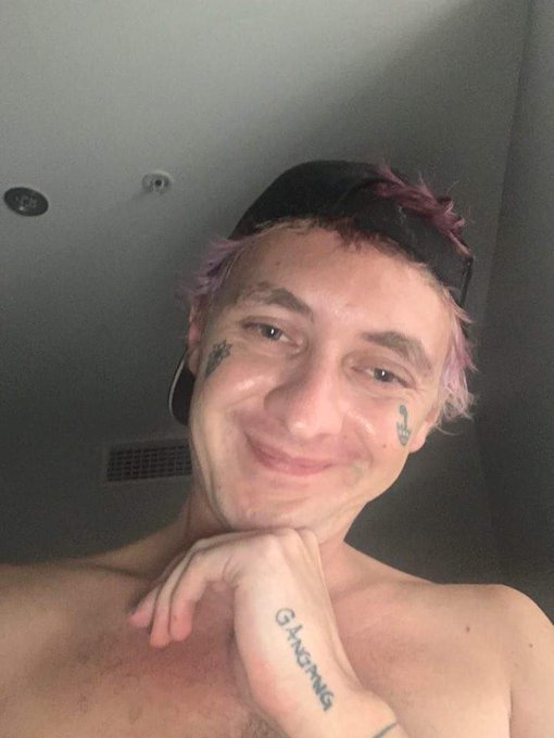 XTrashBoyx’s pics and videos