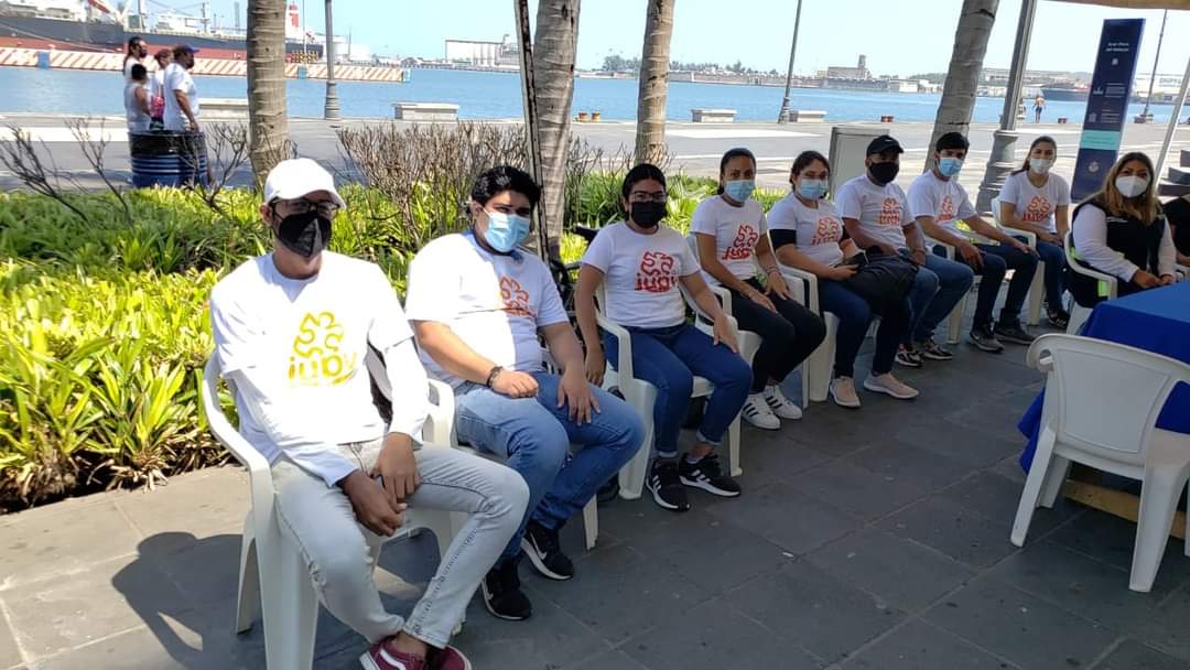 JUPV14's tweet photo. Tercer día de #ActividadesCulturales de #SemanaSanta en apoyo a la Dirección de Turismo y Cultura. Esta vez con #TalleresCulturales que difunde la Subdirección de Cultura del Mpio. de Veracruz #PorUnVeracruzMejor #SoyJUPV #AprenderParaSerMejores https://t.co/zp7RLzJhgz