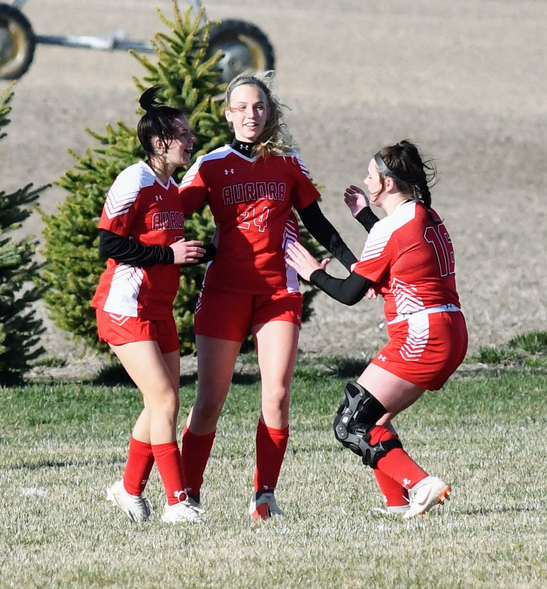 A big afternoon from Delaney Nachtigal and the Lady Huskies, picking up a 4-1 win over GINW. Aurora wins its home opener and is now 3-1 on the year. #nebpreps