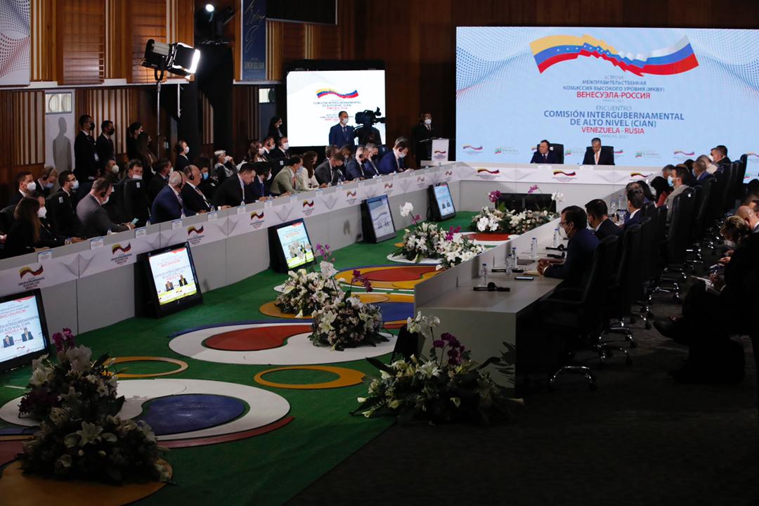 EmbajadaRusaVen's tweet photo. Copresidente de CIAN Yuri Borísov🇷🇺

💬Rusia condena rotundamente las sanciones unilaterales contra el Gobierno 🇻🇪 Estas sanciones son especialmente cínicas en cuanto a la situación con la pandemia que afecta la compra de los productos esenciales como alimentos&amp;medicamentos https://t.co/0ntAH5IXOf