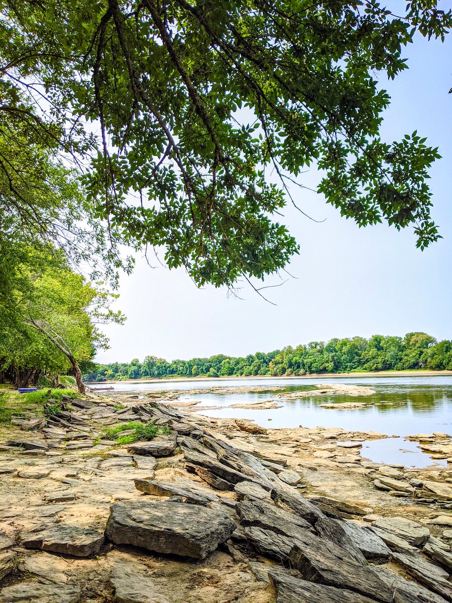 With many job opportunities in Greater Evansville, southwest Indiana draws talent from all over the region. With a strong community, beautiful scenery, parks/recreational areas &amp; cultural events - it’s easy to fall in love with Indiana’s Great Southwest! bit.ly/3eCPlt8