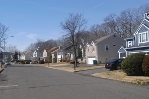 lng0007's tweet photo. I grew up in Howell, New Jersey. I would describe my neighborhood as quiet, safe and suburban. There were lots of children around mine &amp; my brother's age which made it fun to grow up there! #SOWK35021 https://t.co/yt0Am98z1R