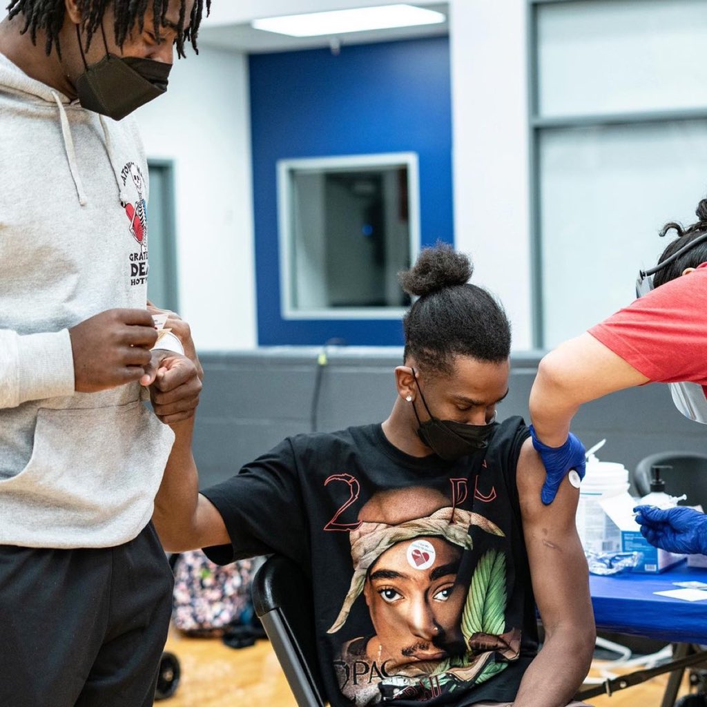 Farbod_E's tweet image. Shai Gilgeous-Alexander is scared of needles, so Lu Dort held his hand while Shai got the vaccine. This is too wholesome.