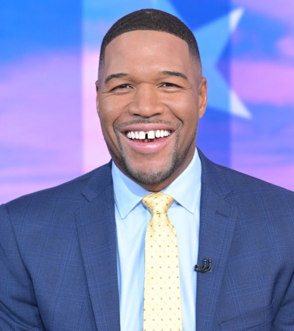 AmazingChild1's tweet photo. #GoodbyeGap Michael Strahan saying i did it and i will do it again. He is a new man with a new smile. No more gap he says. https://t.co/GjNCE6B2vk
