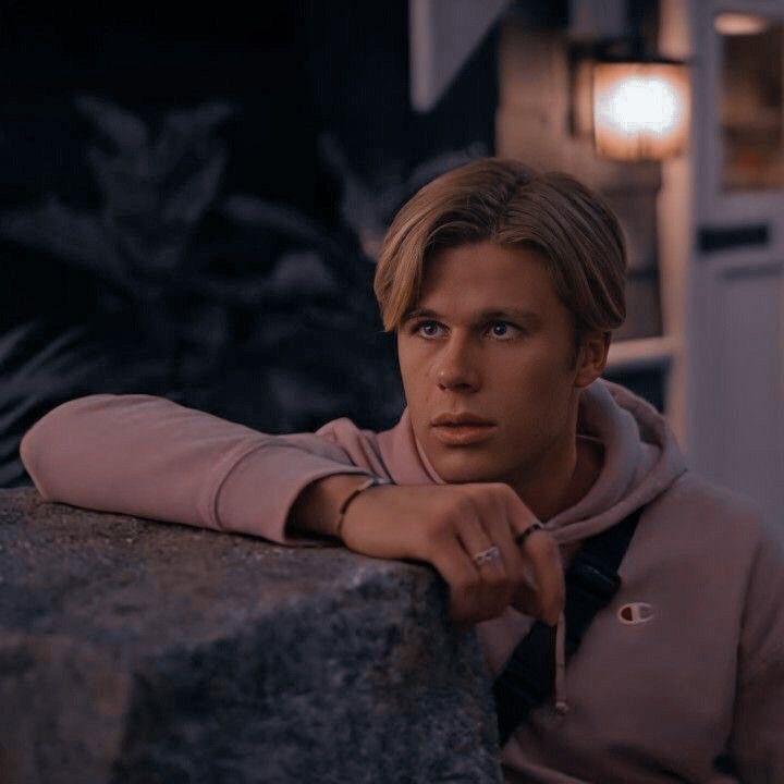 jatplovesyou's tweet image. hii everyone !! i hope you all had an amazing day &amp;lt;33 alex is so proud of you, you are doing so well and he wants you to stay strong he loves you so much