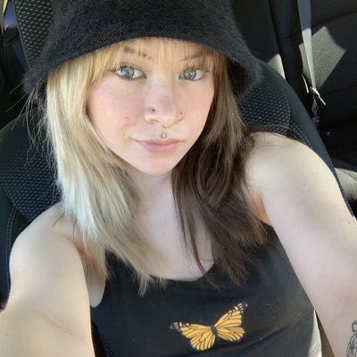brookevt3's tweet photo. #NewProfilePic https://t.co/djnIBbzsaV