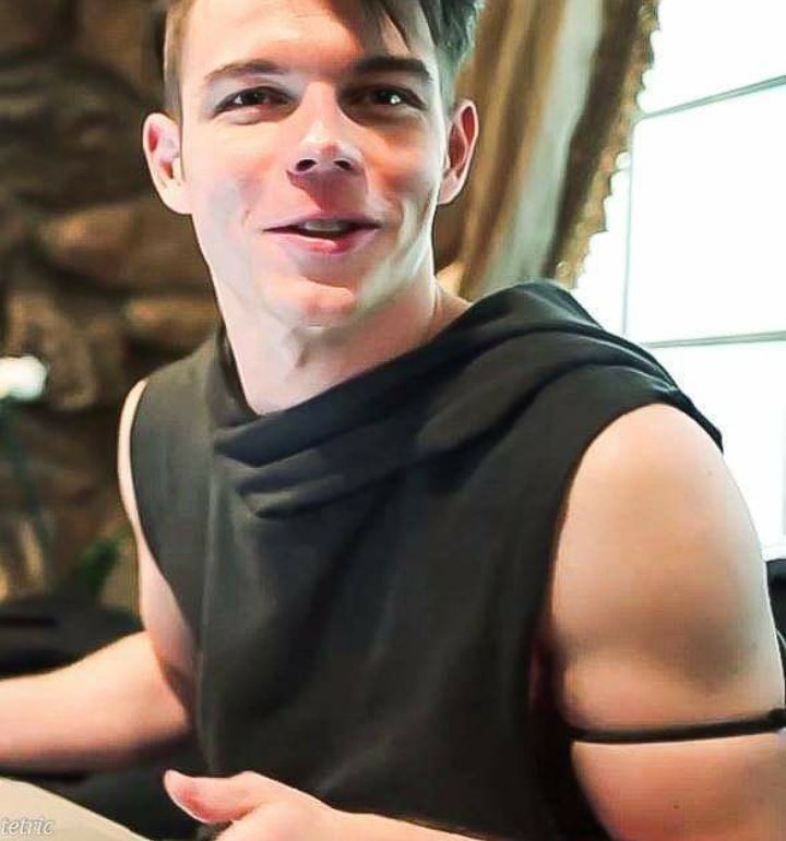 We are all wishing Georg Listing a very happy 34th birthday   -M 