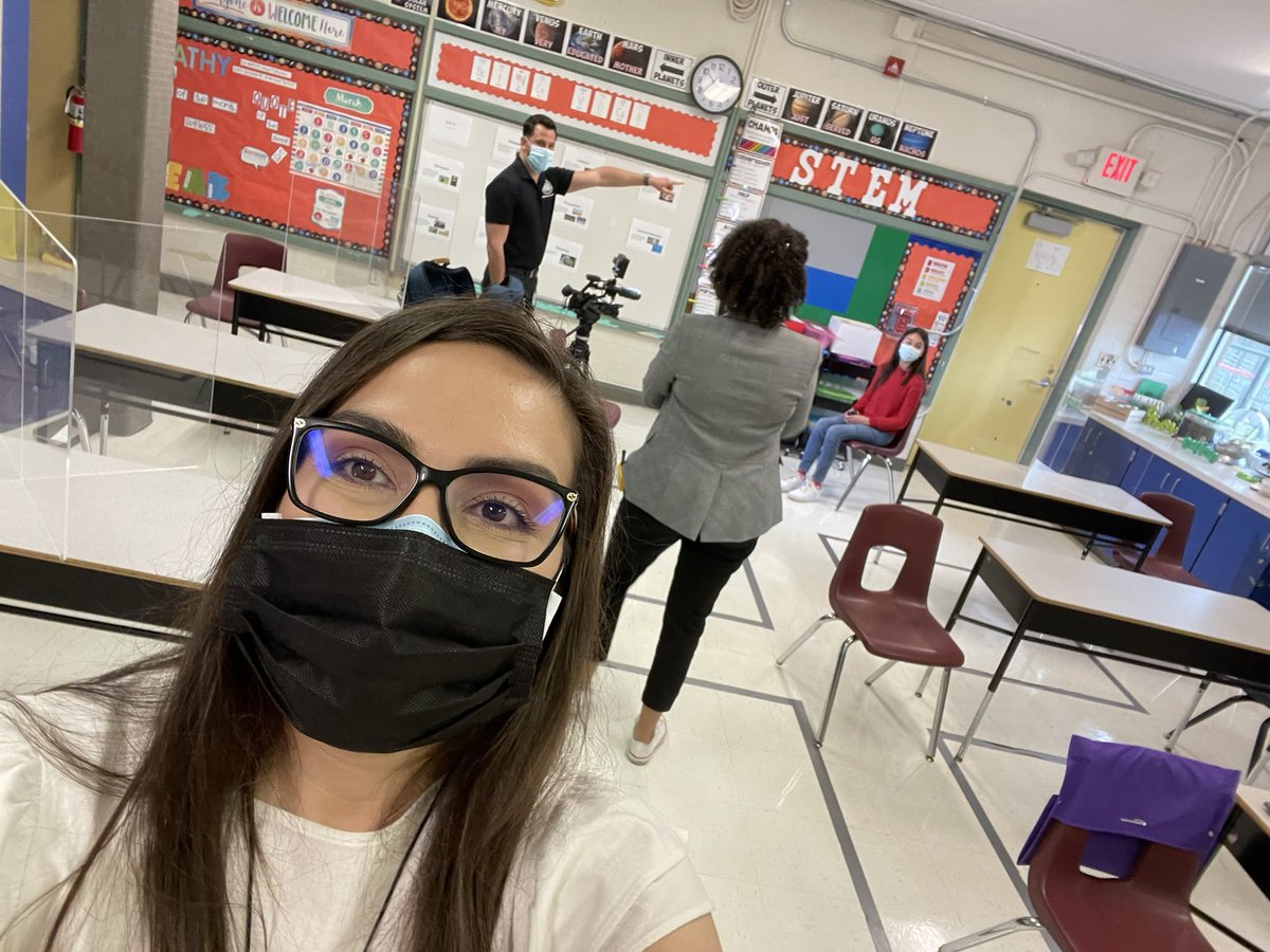 SaraYRodrigu3z's tweet photo. Today was such an exciting day! My students had a #MinuteOfFame as they call it 😂 😉🔥🦁
Thank you #HISDMultimedia for this opportunity @DonelleWilliams it is a pleasure representing #HISDScience
#STEM #Science #CaminoAlExito #LionsROAR #AnchoredInExcellence https://t.co/jSZpuuFTjR