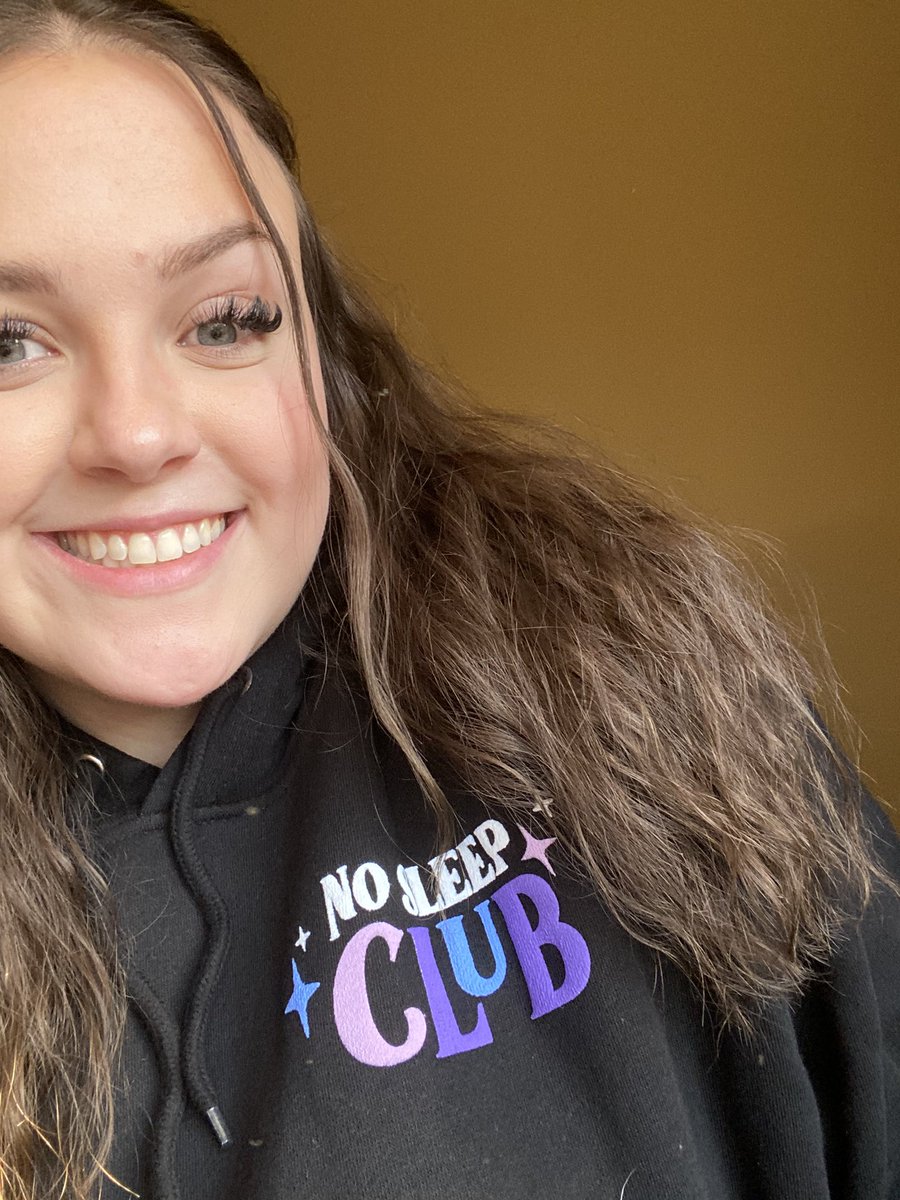 zoerayne05's tweet photo. @ColleenB123 my boyfriend surprised me with the no sleep club set! sooo comfy, i love ! https://t.co/9dPtvFNsDk