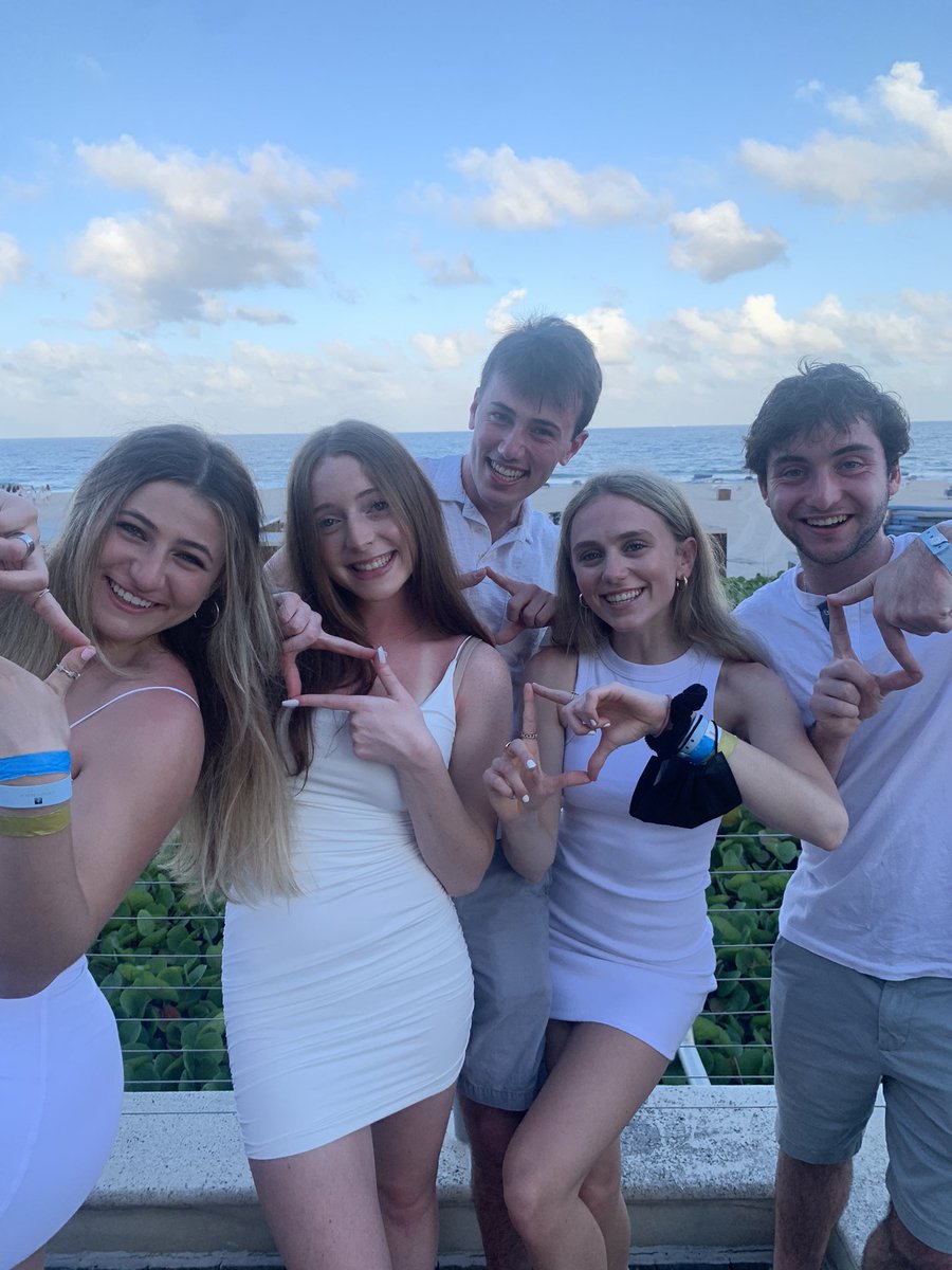GrovesDECA's tweet photo. Groves Deca seniors enjoying a safe and fun spring break! https://t.co/CBzLQXlSmT