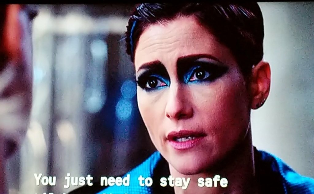 DeliaMary's tweet photo. I just don't think we talk enough about how hot Alex Danvers is in her new super suit #Supergirl (Do we still do #QueerEl? I'm back after a few seasons away...) https://t.co/YNfHZV723W