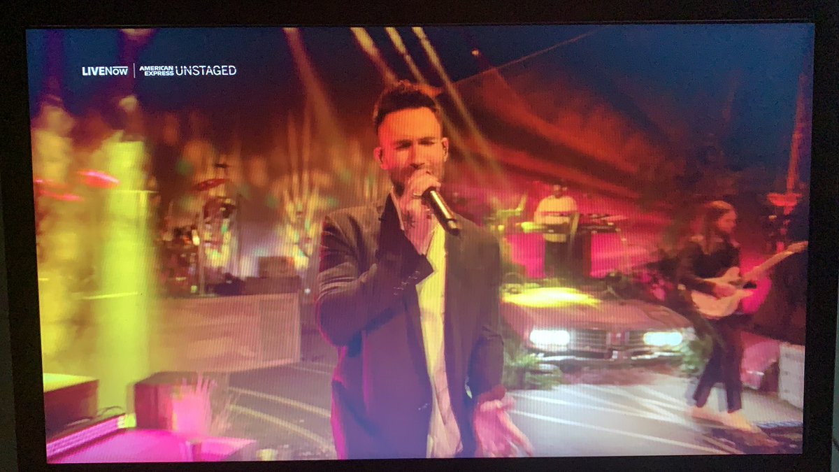 rafacabralsilva's tweet photo. Curtindo a Live do @maroon5, valeu equipe do @maroon5br ✌️😎 #LiveMaroon5 https://t.co/oOdaG7H555