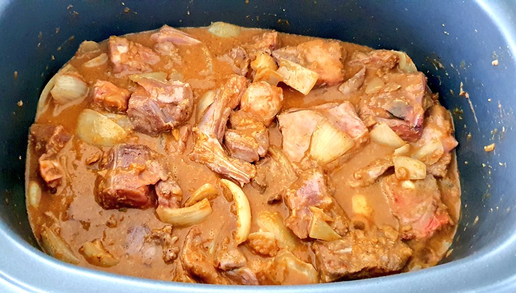 ilove_mojitos's tweet photo. Lockdown cooking with @Tugster376 and I
In the slowcooker is Sri Lankan coconut and cashew goat curry.
#LockdownBNE #brisbanelockdown #goatcurry 🐐 https://t.co/xGfMzN0bY6