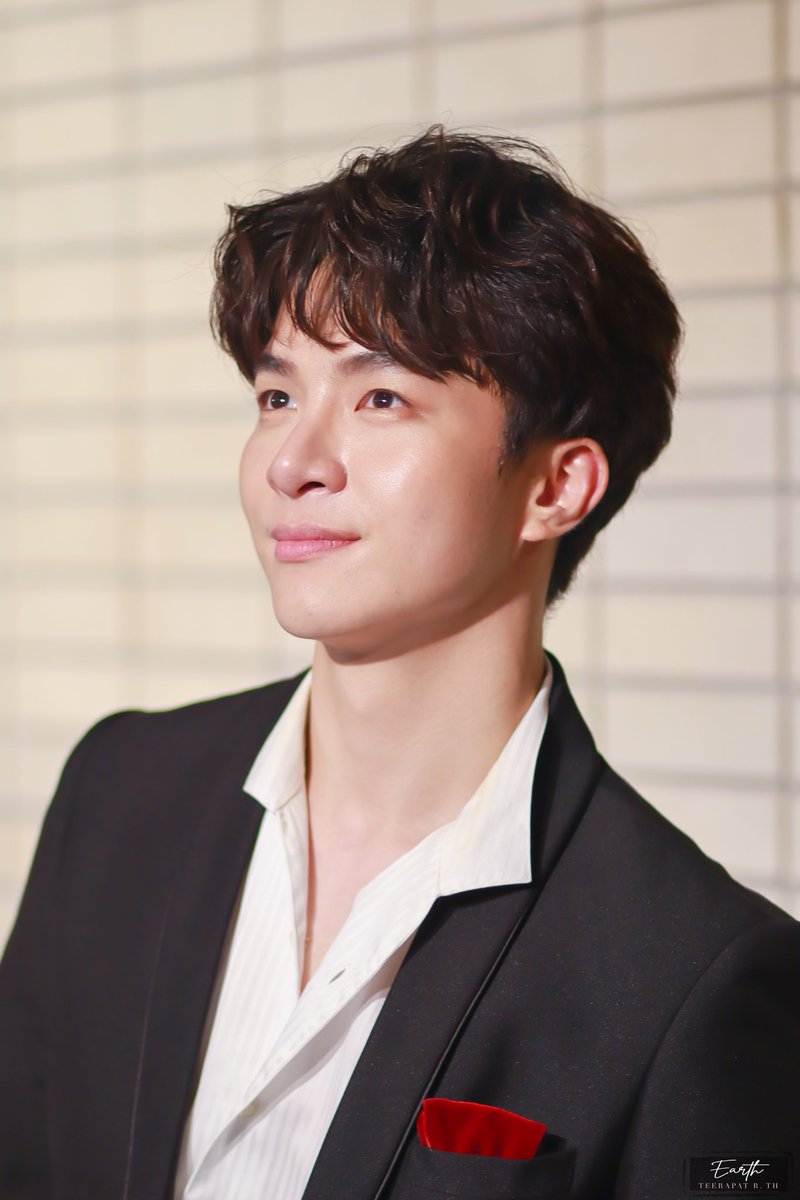 EarthOfficialTh's tweet photo. หันมามองแบบนี้ ฆ่ากันให้ตายดีกว่า😳😳
#คุณดิน #khundin
#SecretAdmirerTheSeries 
#แอบมองแอบจองรัก
#แอบมองแอบจองรักxคมชัดลึก
#คมชัดลึกอวอร์ดครั้งที่17 https://t.co/JBjlHlWa2u
