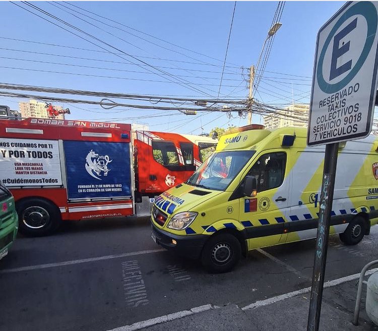 [ACCIDENTE VIAL] Este lunes 29/3 (10:18 hrs.) unidades de <a href="/Bomberos_MetSur/">Bomberos Metropolitano Sur</a> (B3, R3 <a href="/BombaSanMiguel/">Bomba San Miguel</a> y RB6 <a href="/SextaCia_CBMS/">Sexta Compañía CBMS</a> ) trabajaron en 10-4-2 -rescate vehicular- en Ureta Cox, entre Gran Avda. y Chiloé, sector @Muni_San_Miguel . 🚒🚒🚒