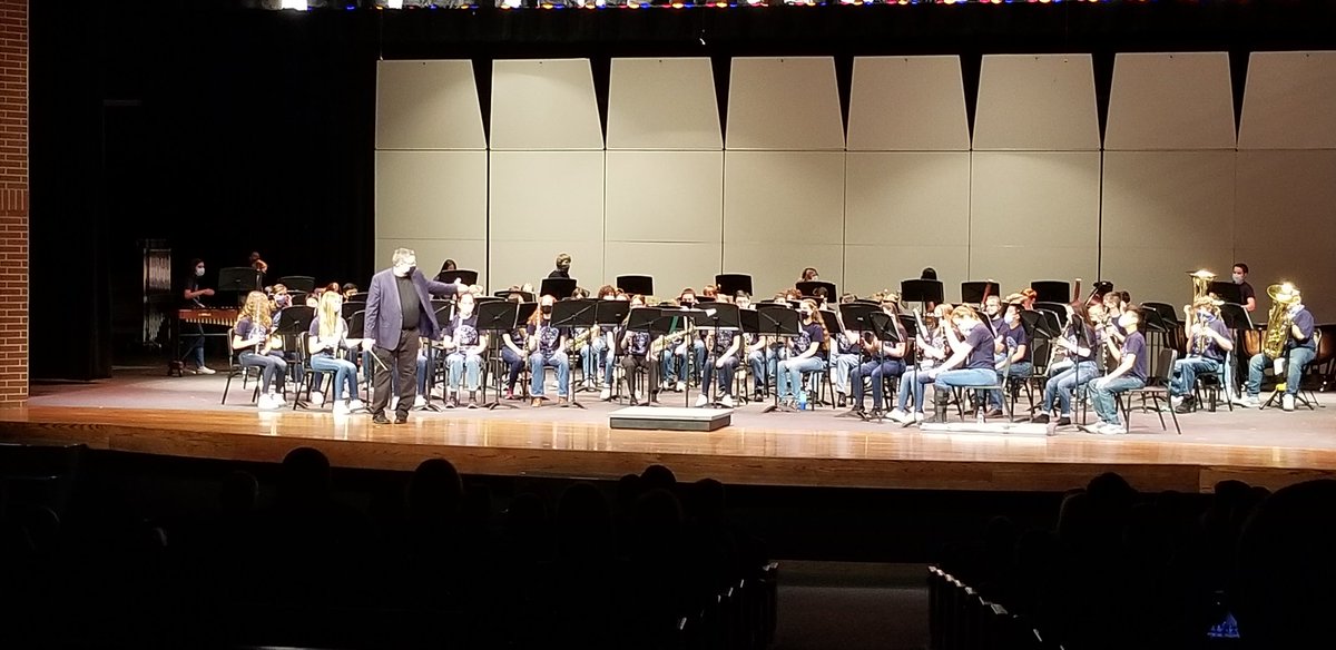 TISDWWJHS's tweet photo. "This is one of the best band programs in the country!"
Extremely high praise from the judge after sight-reading. Powerful sounds and great execution by the Honor Band.
NOBODY beats the Wildcats!
#WWJHS #wildcats https://t.co/NOQbZrSKmH