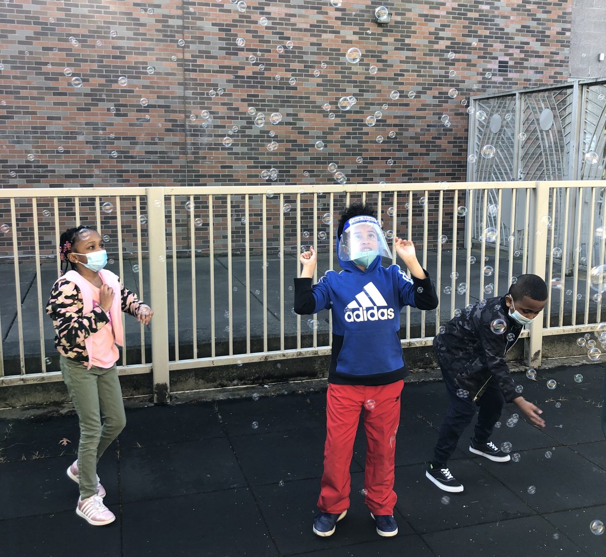 Ms_Ingersoll's tweet photo. Invested in a bubble machine... the happiest giggles ensued. highly recommend 🥰😊 https://t.co/FFw7Q4jfoe