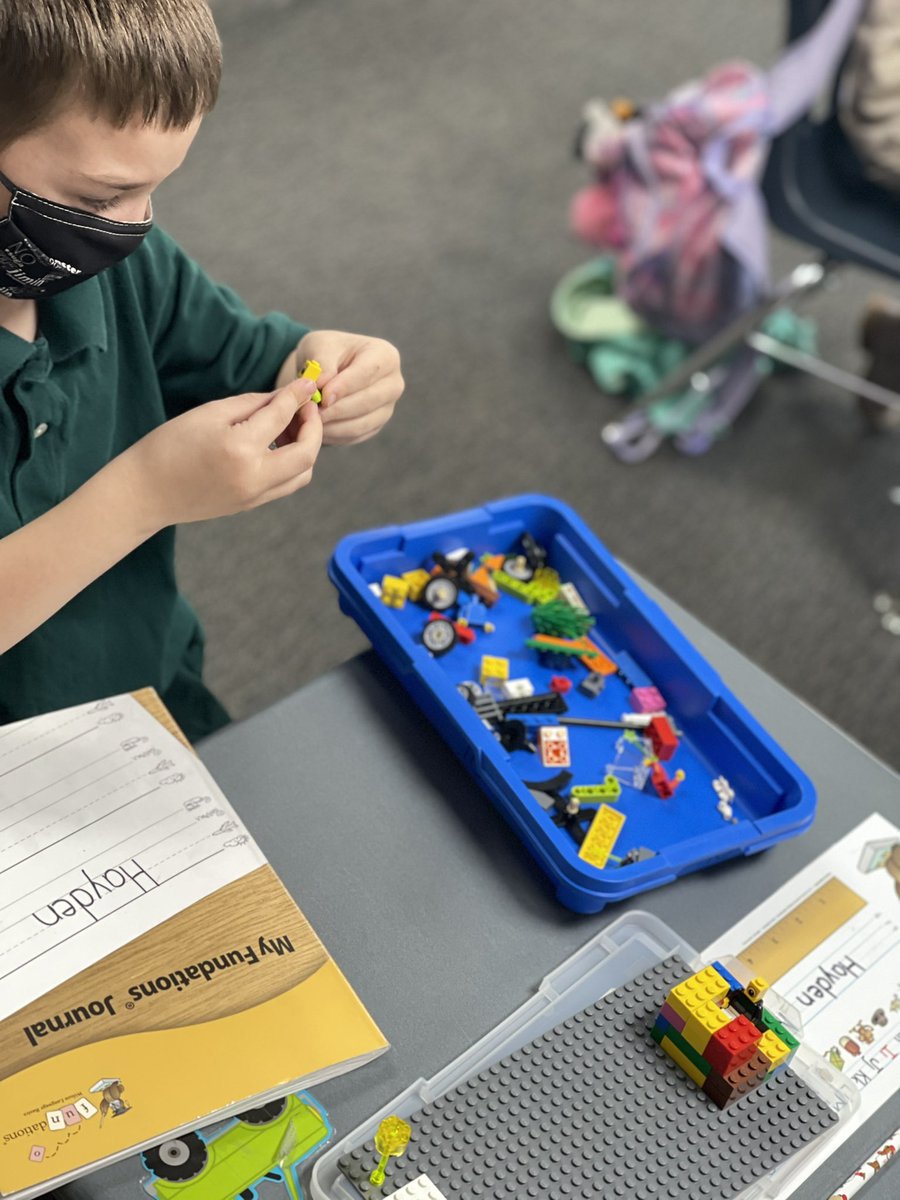 hutchSTEMmagnet's tweet photo. Mrs. Beeghly’s 2nd grade discoverers wrote in their journals about their Spring Break, represented their writing in our Build to Express kits, and video’d a partner explaining their creation!🌷🌷 https://t.co/Gy79xD7jVa