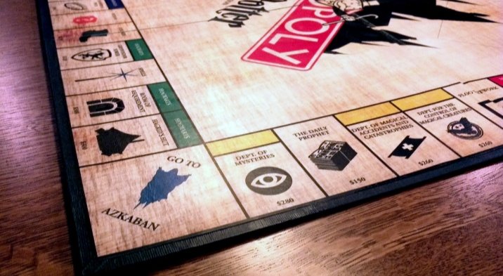 xlumosx7's tweet photo. Harry Potter temalı Monopoly özel tasarım kutu oyununu oynamak isteyenleri görelim. https://t.co/utPW30SmwL