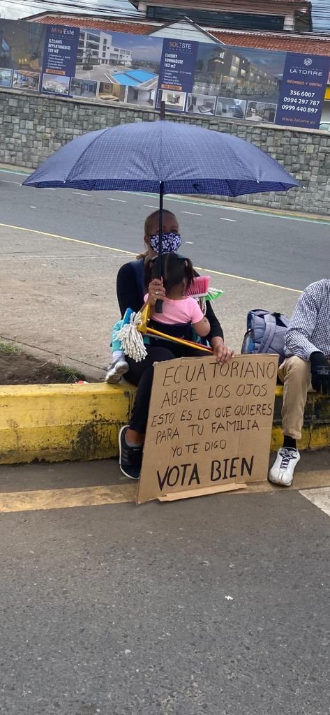 LaHistoria tweet media