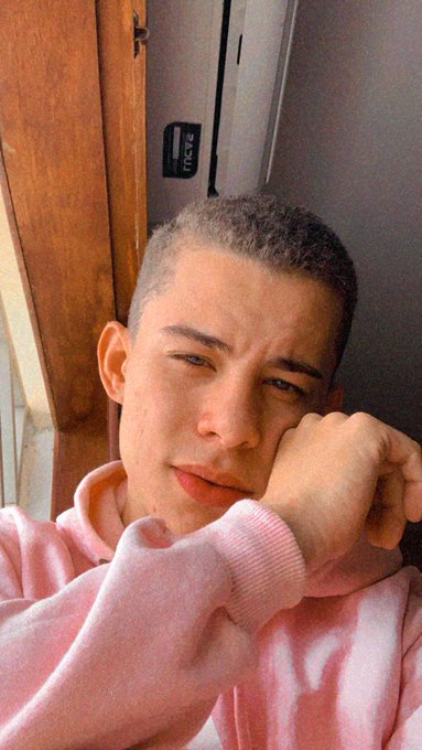 Esse &eacute; o meu &uacute;nico Twitter !!!! Qual quer Twitter que n&atilde;o seja esse ,E   Fake e provavelmente deve tar