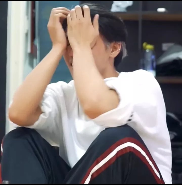 JA_060923's tweet photo. Onting Motivation muna<3 
Our Boy Stell🤗 The struggles and challenges  they have encountered before the release of their Comeback, yet they still managed to Stand Up for their mv "What", kahit ito man lang masukli natin para sa kanila🙏✊
@SB19Official 
#StanWorId #SB19 https://t.co/rqrU9Dk6JV