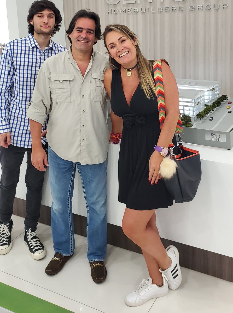 SidleRealtor's tweet photo. Buscando más información para nuestros clientes GAD 👆
#realtor #VENTA #mortgage #fha #convecional #find #money #love #smile #team #teamwork #sidleroldan #realtorlife #miami #fl #nuevo #new #construction #Venezuela #Colombia #Argentina #Espana #Ecuador #panama #chile #costarica https://t.co/98NxNKu2ri