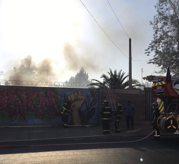 Bomberos_MetSur's tweet photo. [FUEGO EN PASTIZAL] Esta tarde (17:31 hrs.) B3 @BombaSanMiguel de @Bomberos_MetSur trabajó en 10-2-1 en Rivas y Pacífico, sector @munisanjoaquin . 🚒🚒🚒 https://t.co/uuS2WngXkm