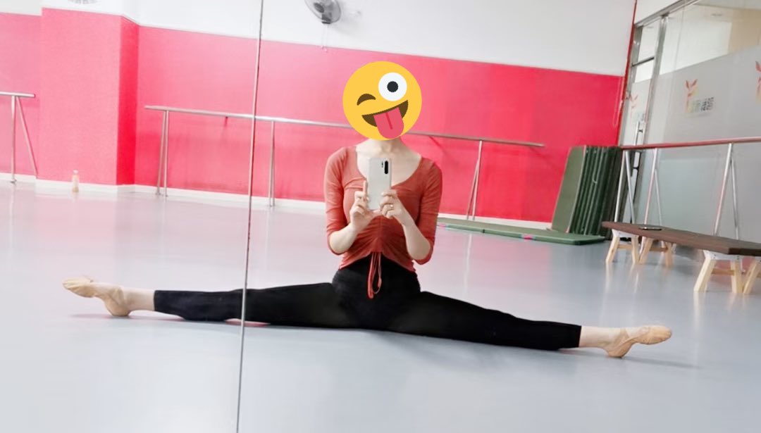 wlwyle's tweet image. 我的永远都微乳，命里无乳，解锁什么姿势呢？