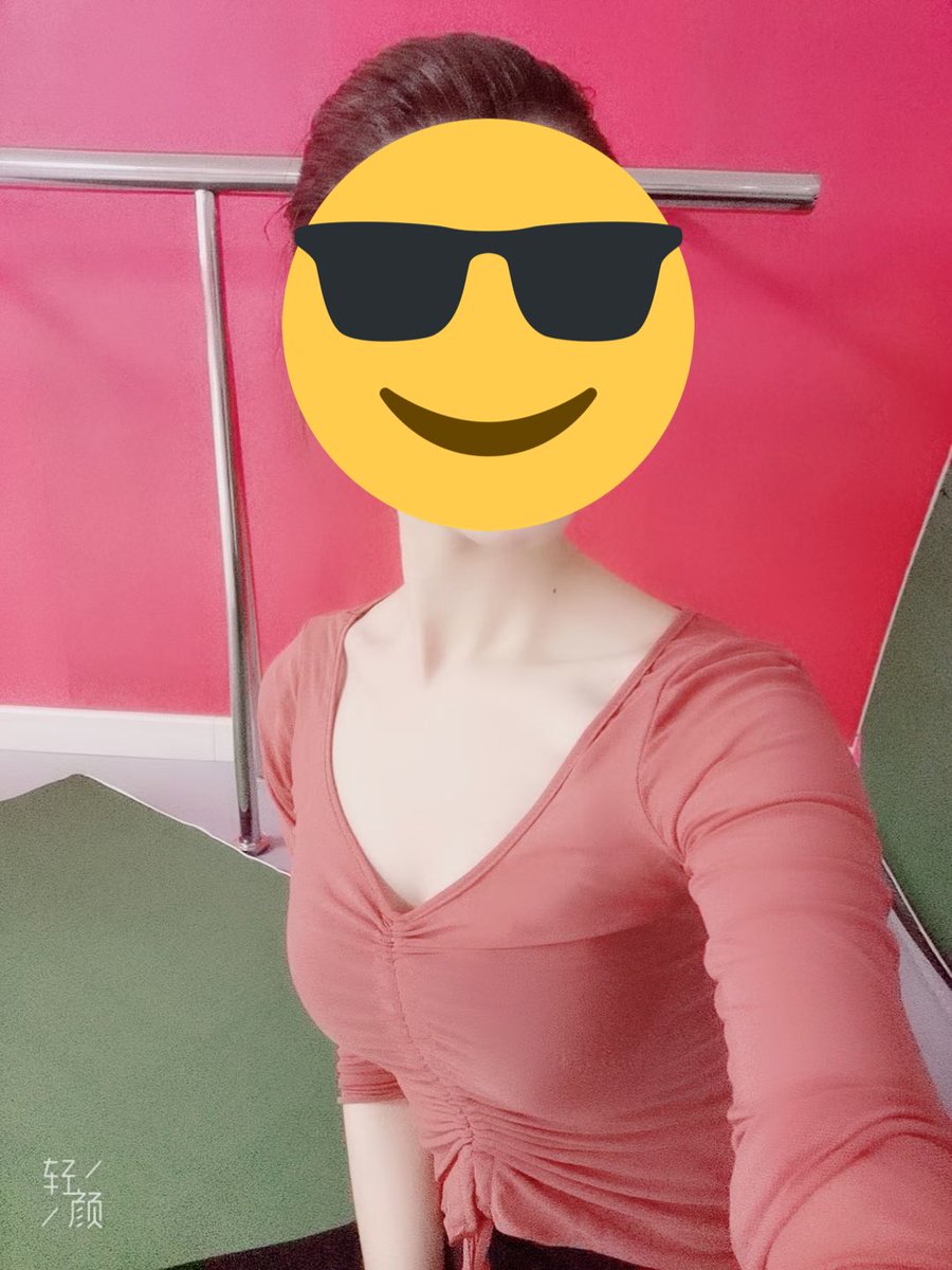 wlwyle's tweet image. 我的永远都微乳，命里无乳，解锁什么姿势呢？