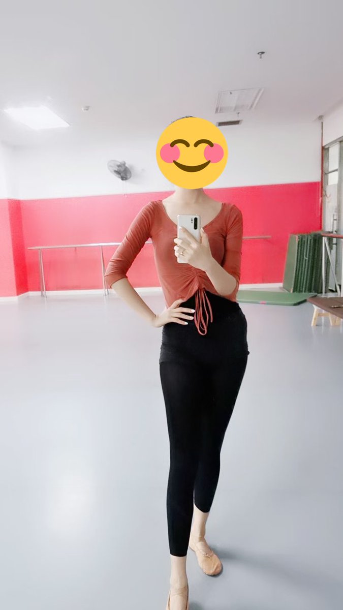 wlwyle's tweet image. 我的永远都微乳，命里无乳，解锁什么姿势呢？