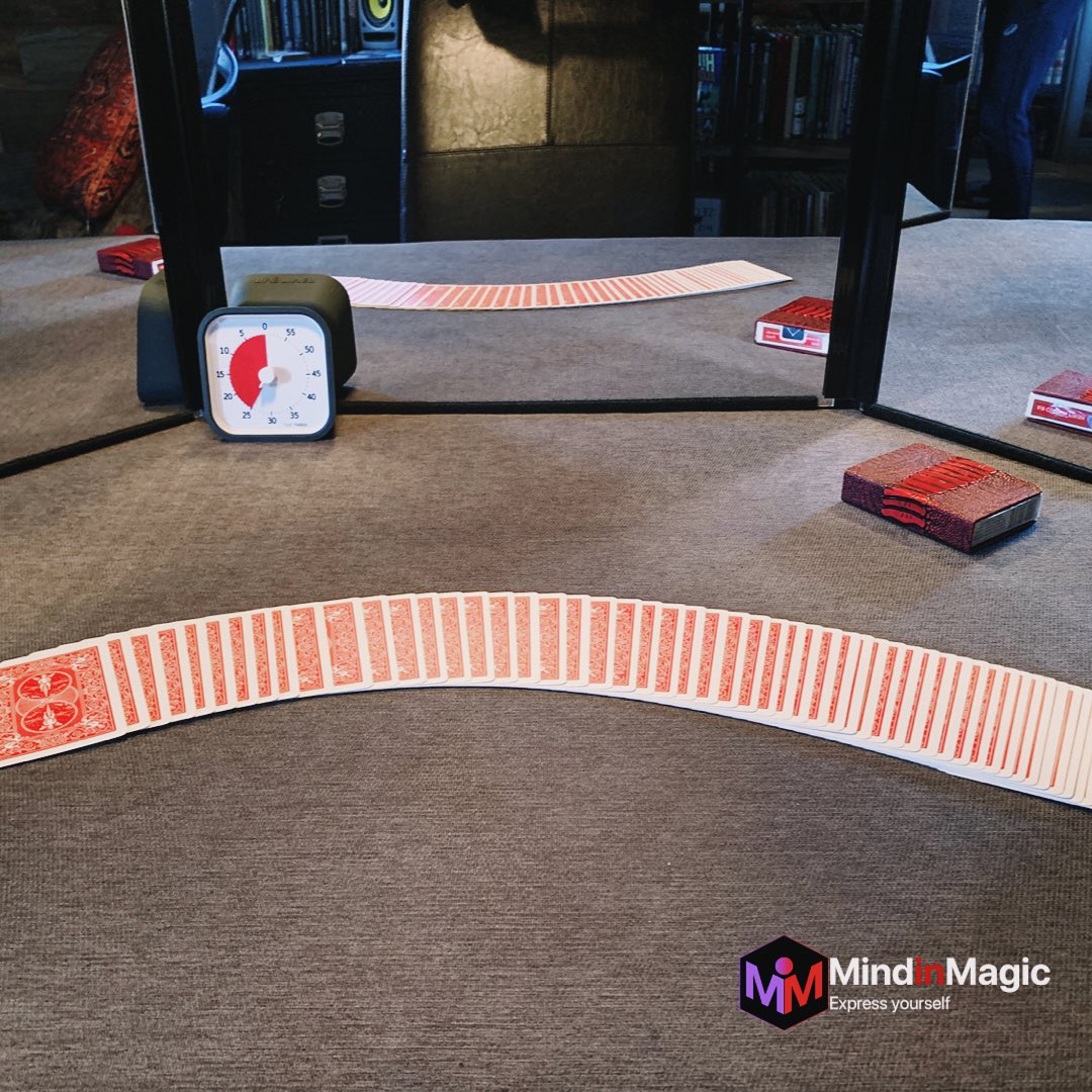 mindinmagic's tweet photo. Quick practice session before dinner #art #artofmagic #astonishment #closeupmagic #closeupmagician #illusion #impact #learn #magia #magic #magical #magicians #mago #meaning #mind #mindinmagic #selfexpression #theory #think #wonder #community https://t.co/9Muaae2aVh