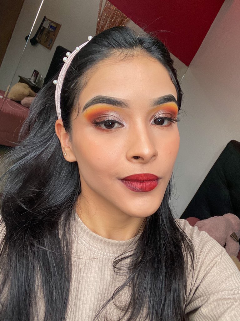 Rsacjdb's tweet photo. Solo quiero que vean el maquillaje que me hice hoy ✨🌹. https://t.co/rCtXrXrdUo