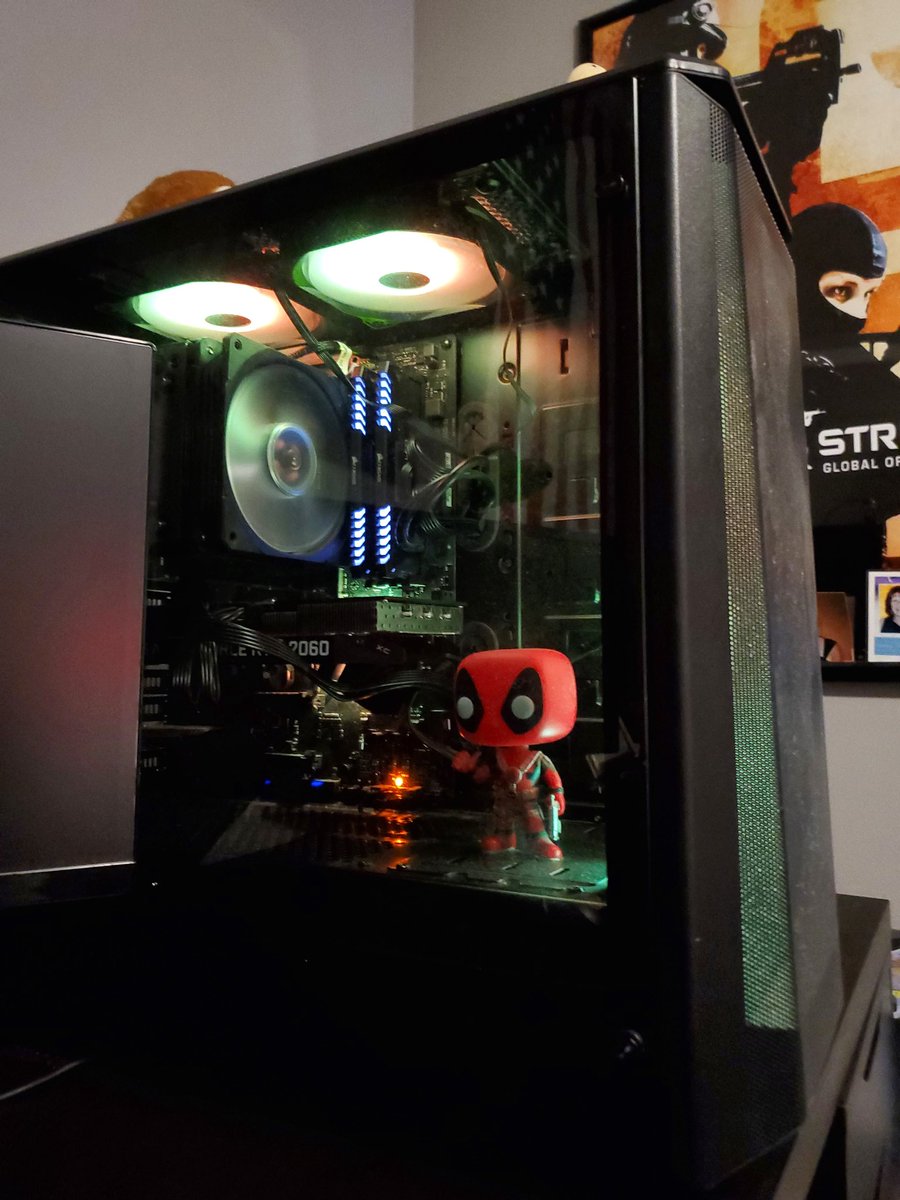 DebbieTwitch's tweet photo. @bitwitkyle What are your thoughts on my brothers build? Do your worst on roasting it 🤣💜

R5 2600
16GB / 3000MHz 
RTX 2060
ASUS 24" 144hz 1080p monitor (left)
LG 24" Widescreen Monitor (right) https://t.co/iDC5vfr57z