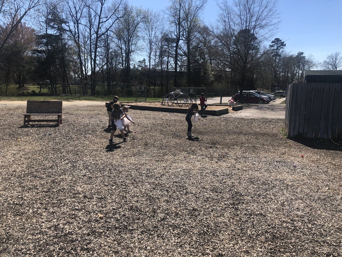 BehmKristin's tweet photo. Egg Hunt in k!! @JBWatkinsES #minermoments https://t.co/q12hzg1V2z