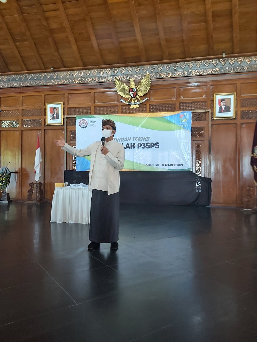 Ketua KPI Pusat, Agung Supriyo memaparkan Arah dan Tujuan Penyiaran Nasional. Beliau juga menyampaikan tentang pentingnya menangkap Media Baru sebagai Peluang untuk memaksimalkan Media Penyiaran Indonesia #SekolahP3SPSSolo2021 <a href="/JRKIndonesia/">JRKI</a> <a href="/KPI_Pusat/">Komisi Penyiaran Indonesia</a> <a href="/kemkominfo/">Kementerian Komedi Infotainment</a>