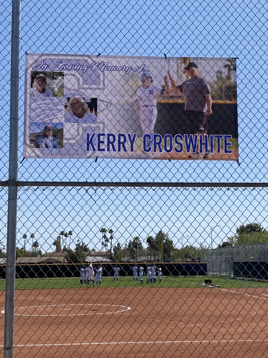 JRaeSlayton's tweet photo. A big thank you to @TK_Kreations for creating something really special for us. Having a visual of coach at the field means everything. π#lungsofsteele https://t.co/1pXgky5a4u