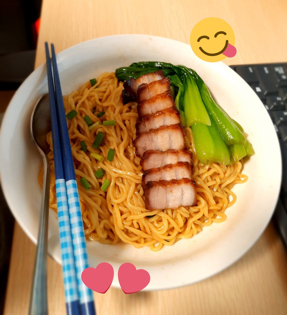 SherryJ25's tweet photo. や一ほ!!みな元気? 今日の昼御飯は何食べたい?
😋❤❤ @sobatang1
#Twitter家庭料理部 #家庭料理
#いただきます部
#TSKitchen の #MrsTanabeCooking
#スイカちゃんの日記
#夫婦の日常
#チャーシュー麺 #中華そば
#チャーシュー #広東チャーシュー
#叉烧 #CharSiu #CharSiew https://t.co/xzK6hPhWWc
