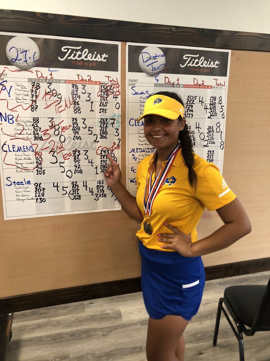 Congrats to Karina Duran for winning 1st place as individual medalist at the 27-6a district championship shooting 70-73!#uiwgotagoodonecoming